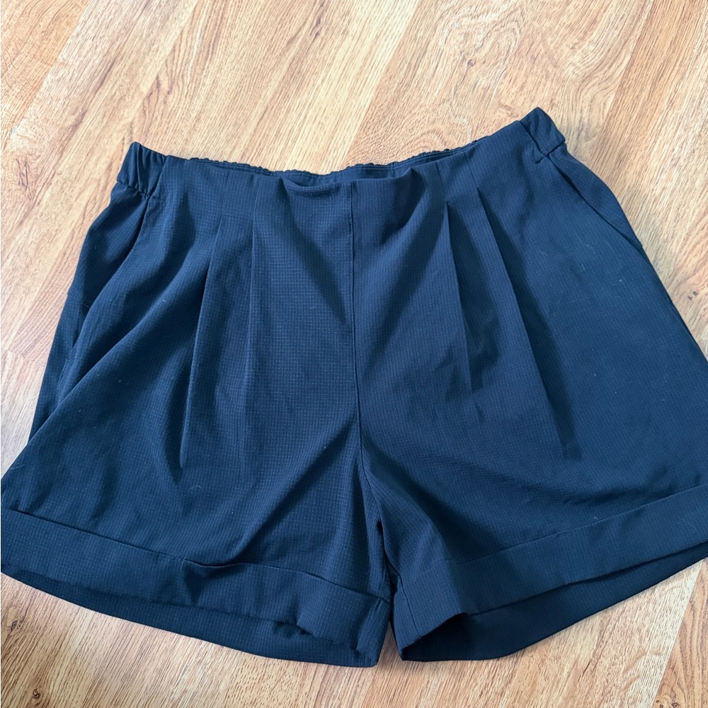 Lululemon practical play short black size 8